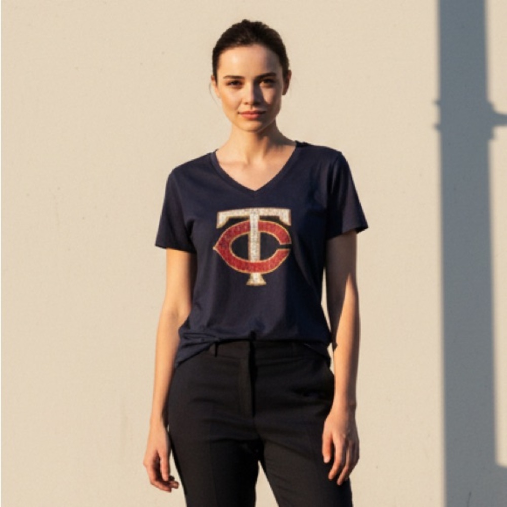 Genuine Merchandise Minnesota Twins V-Neck Graphic Tee Women’s XL Navy